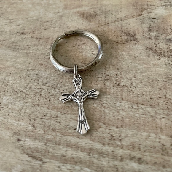 ✝️🌹New Crucifix Key Chain Ring ~ FREE as add-on!🌟 - Picture 3 of 3